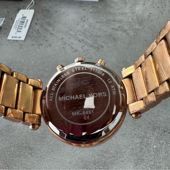 MICHAEL KORS ROSEGOLD WATCH - Picture 5 of 6